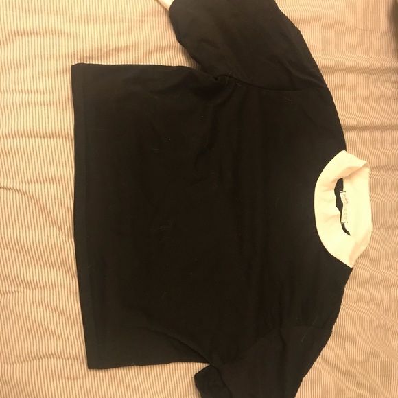 Romwe cropped shirt. - Picture 3 of 4